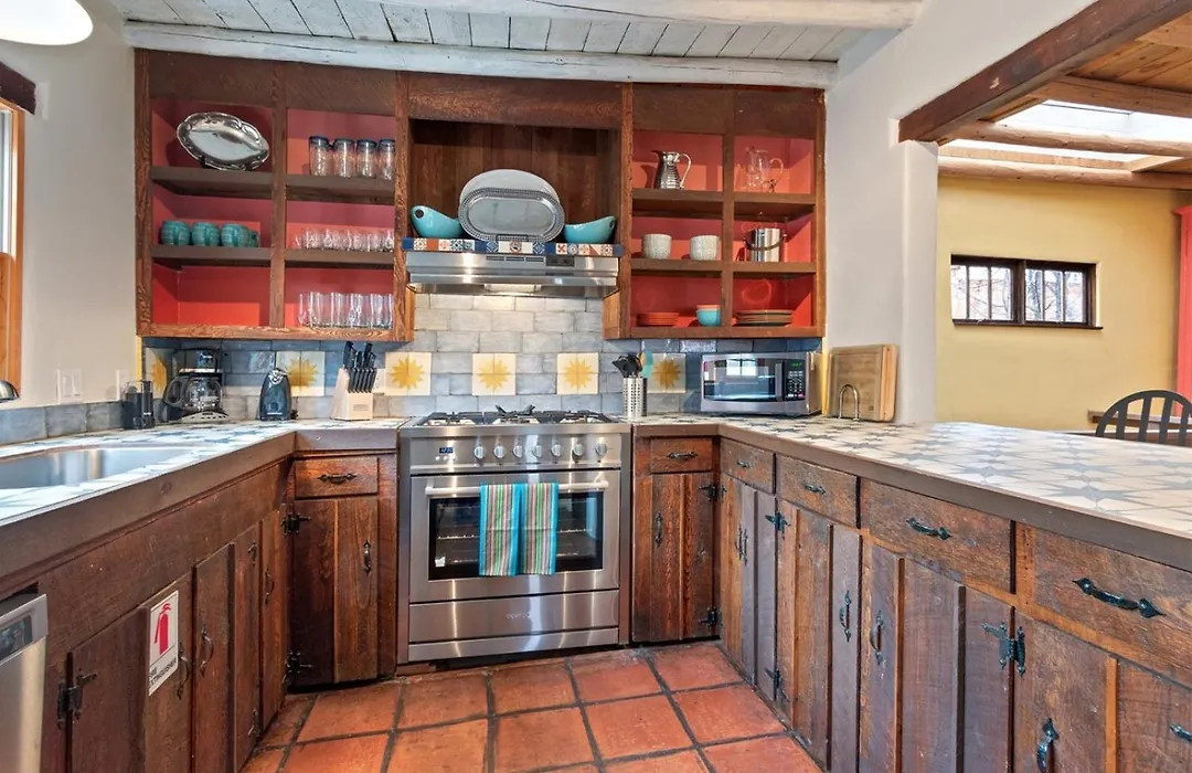 Colina Oso - Sunlit And Spacious Eastside Home With Hot Tub-1