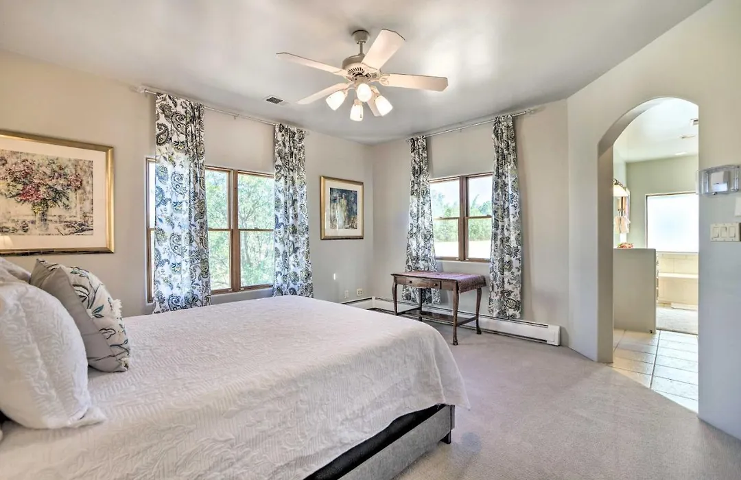 2 Mi To Downtown Sante Fe: 4Br Retreat W/ Patio-1