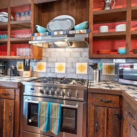 Colina Oso - Sunlit And Spacious Eastside Home With Hot Tub-3