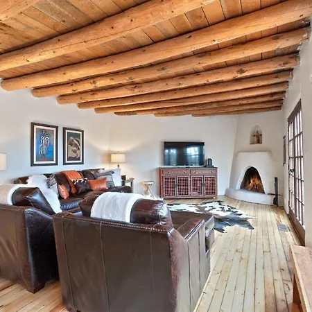 Colina Oso - Sunlit And Spacious Eastside Home With Hot Tub-2
