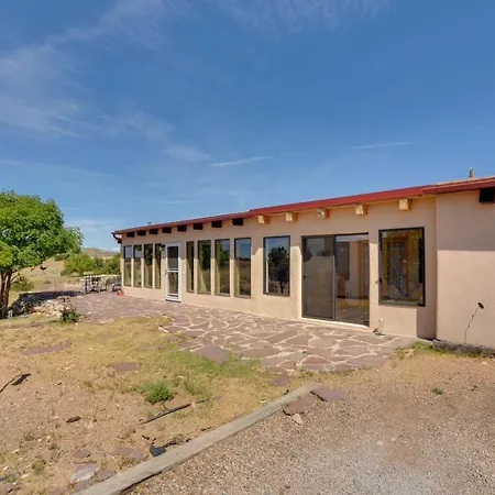 Santa Fe Adobe Vacation Rental With Mountain Views!-3