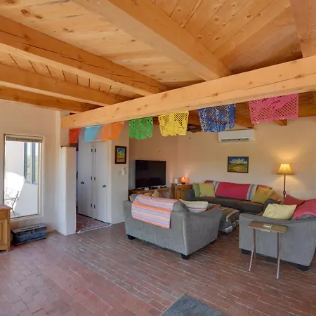 Santa Fe Adobe Vacation Rental With Mountain Views!-2